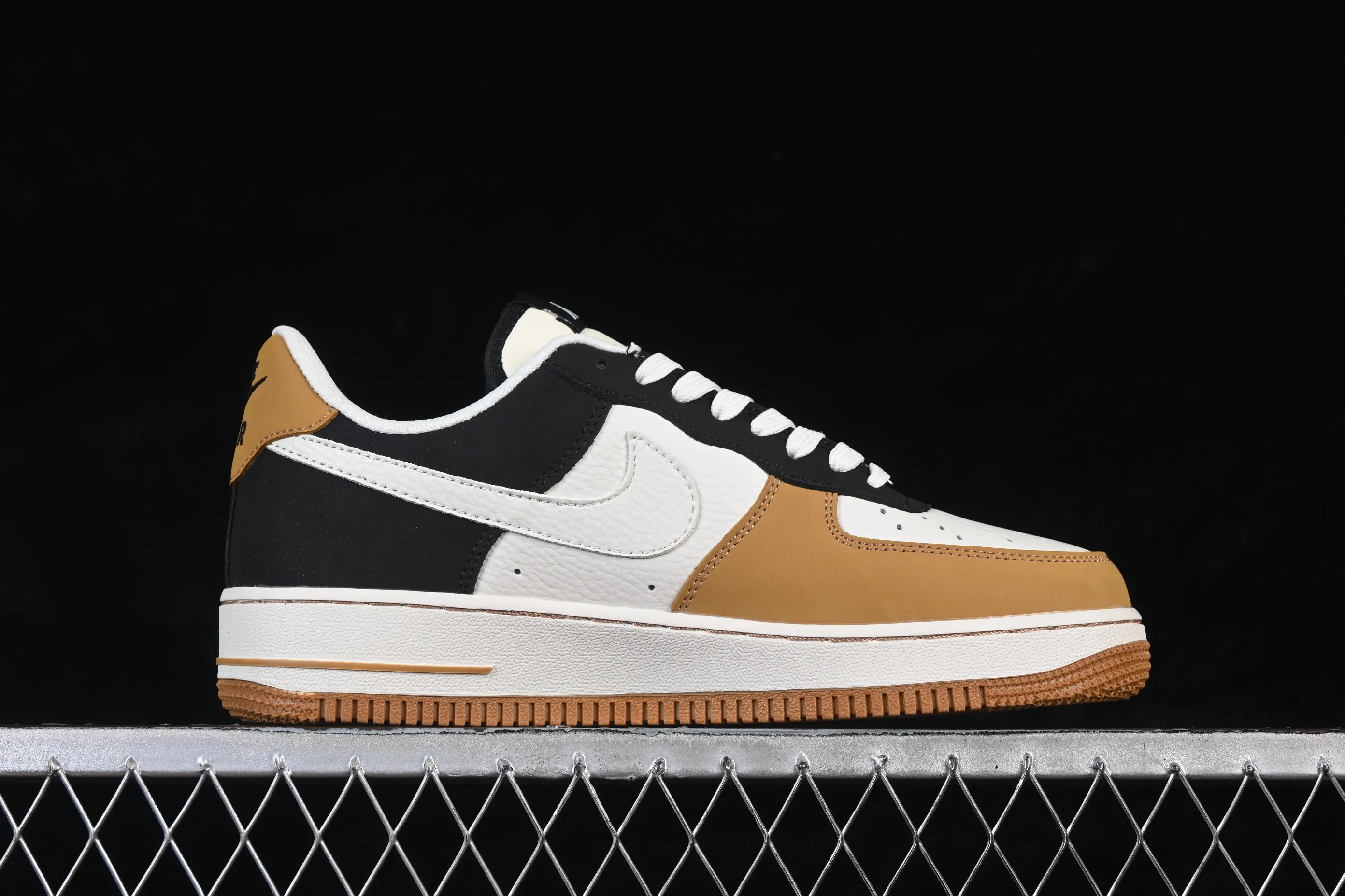 All Categories Nk Air Force 1 Air Force Series Nk Air Force 1 Low Air Force Low Nike Air Force 1'07 Low White Wheat Black Splicing Air Force One Low Casual Shoes IH0687-700
